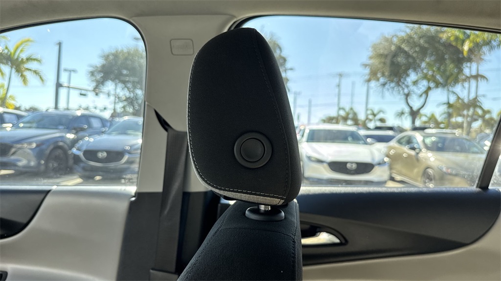 used 2024 Chevrolet Equinox car, priced at $14,998