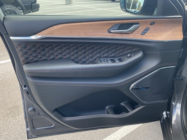 new 2025 Jeep Grand Cherokee L car, priced at $64,155