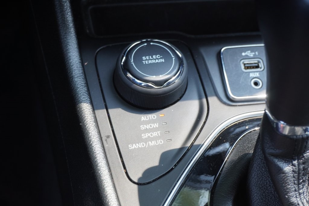 used 2023 Jeep Cherokee car, priced at $23,000