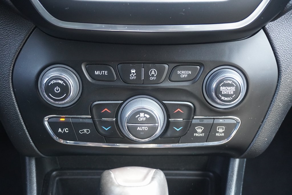 used 2023 Jeep Cherokee car, priced at $23,000