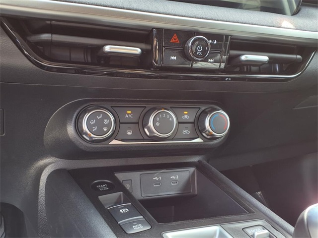 new 2025 Nissan Kicks car, priced at $24,853
