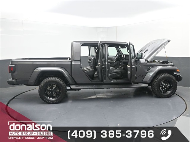 new 2025 Jeep Gladiator car, priced at $43,144