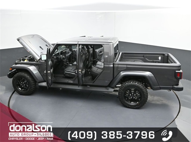 new 2025 Jeep Gladiator car, priced at $43,144