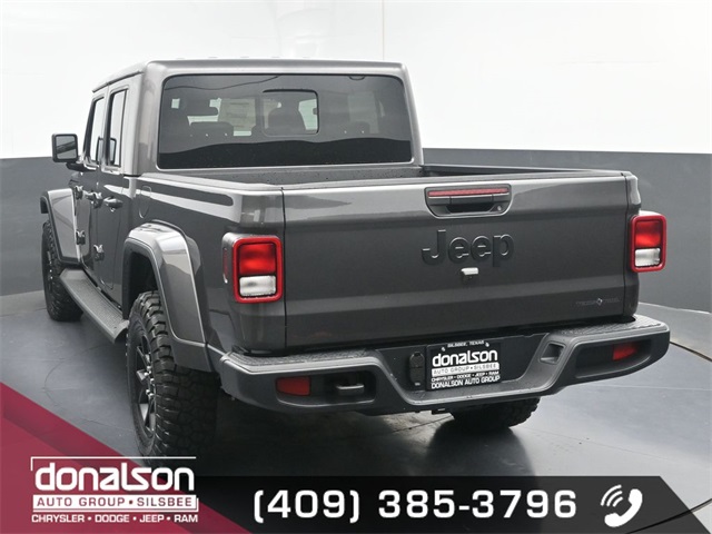 new 2025 Jeep Gladiator car, priced at $43,144