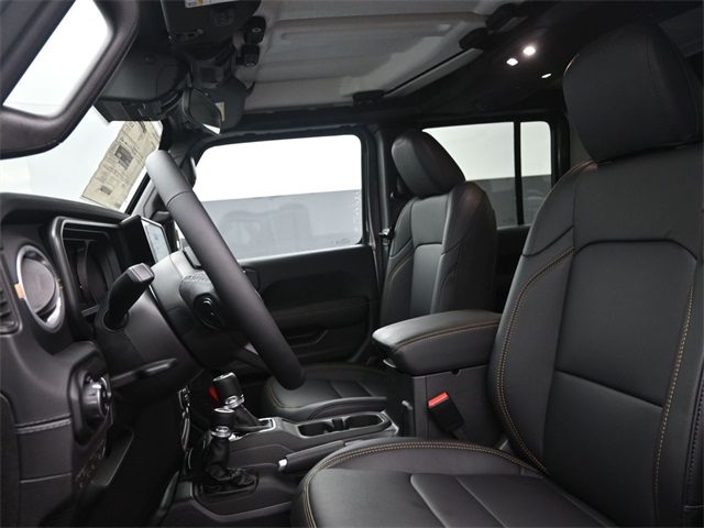 new 2025 Jeep Gladiator car, priced at $43,144