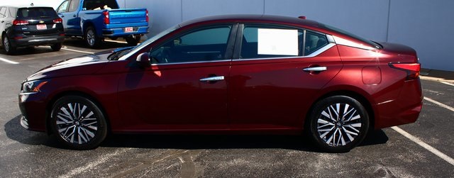 used 2023 Nissan Altima car, priced at $22,000