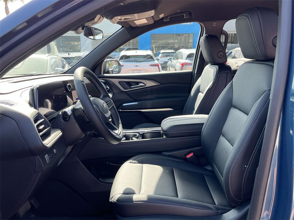 new 2025 Chevrolet Traverse car, priced at $43,745