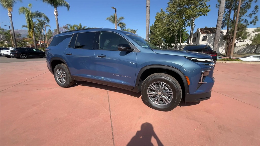 new 2025 Chevrolet Traverse car, priced at $43,745
