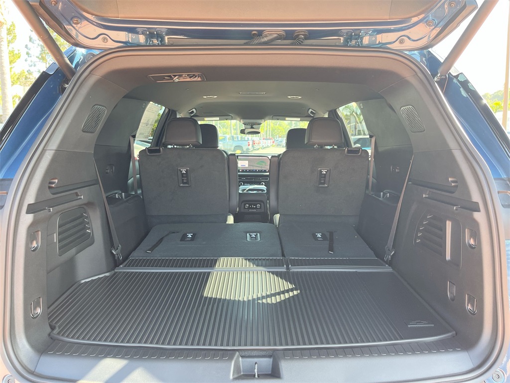 new 2025 Chevrolet Traverse car, priced at $43,745