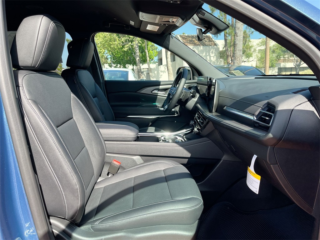 new 2025 Chevrolet Traverse car, priced at $43,745