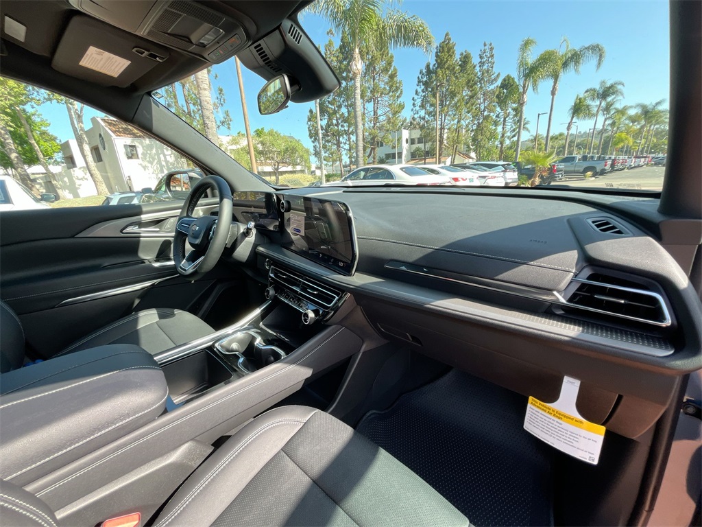 new 2025 Chevrolet Traverse car, priced at $43,745