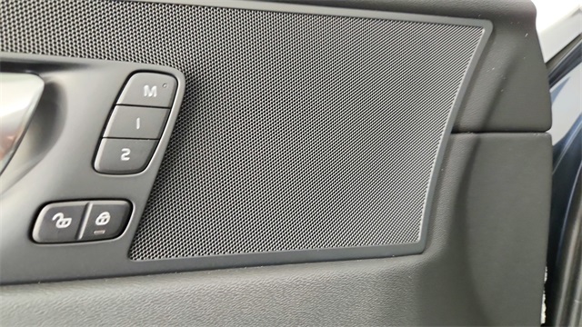 new 2026 Volvo XC60 Plug-In Hybrid car, priced at $69,285