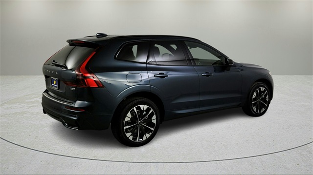 new 2026 Volvo XC60 Plug-In Hybrid car, priced at $69,285