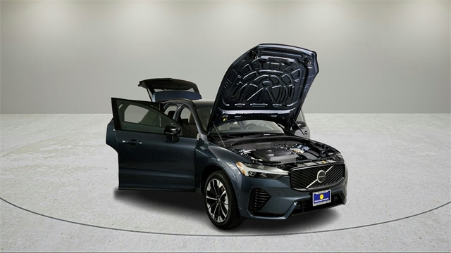 new 2026 Volvo XC60 Plug-In Hybrid car, priced at $69,285