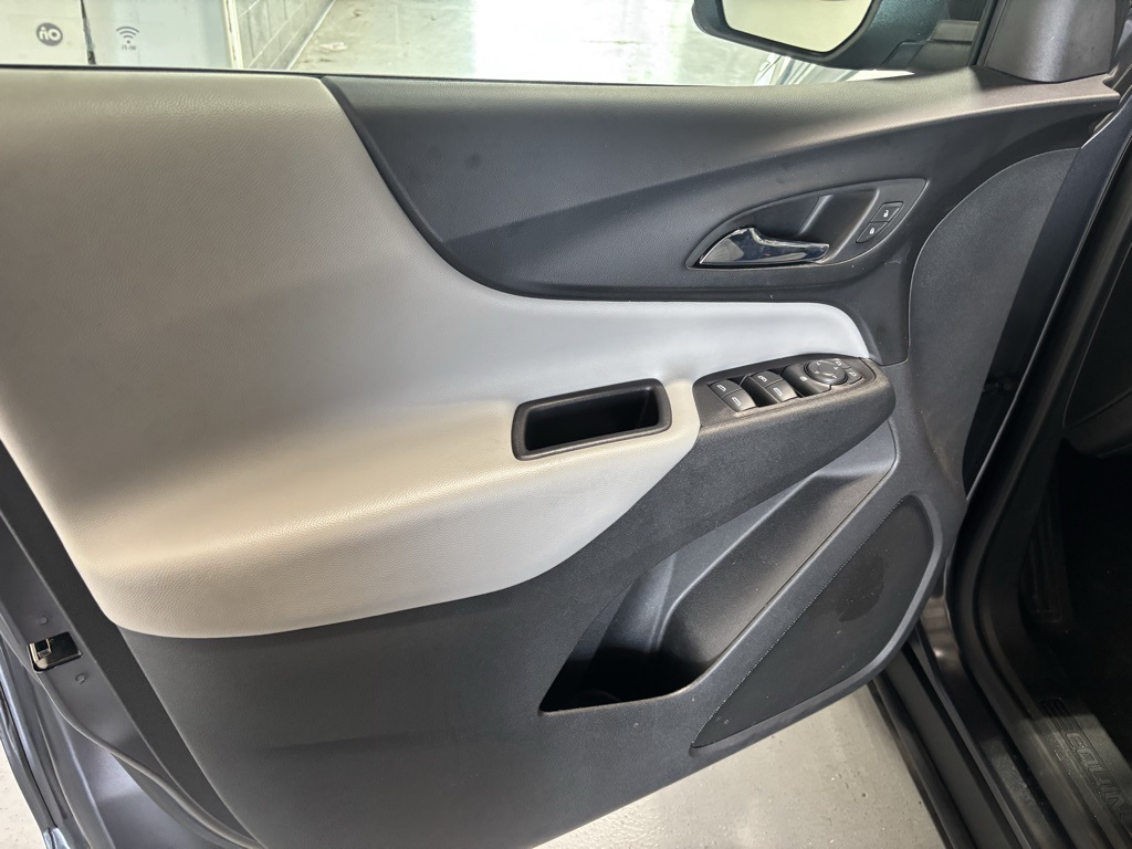 used 2022 Chevrolet Equinox car, priced at $18,500