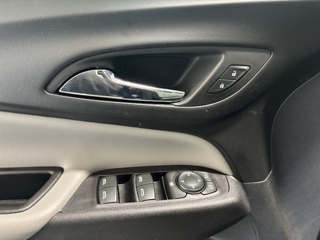 used 2022 Chevrolet Equinox car, priced at $18,500