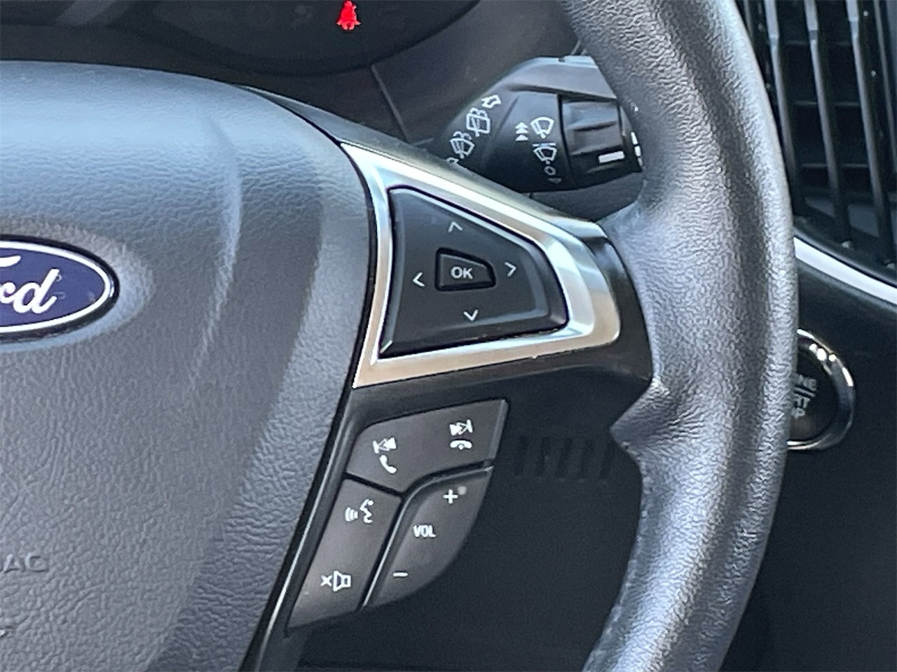 used 2024 Ford Edge car, priced at $22,530