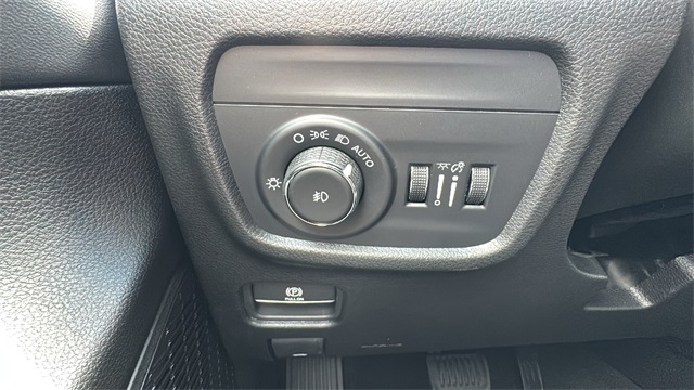 new 2025 Jeep Grand Cherokee car, priced at $44,494