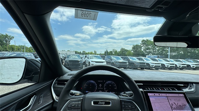 new 2025 Jeep Grand Cherokee car, priced at $44,494