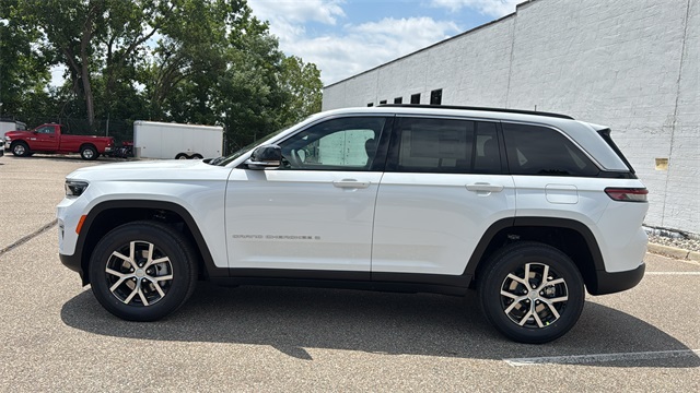 new 2025 Jeep Grand Cherokee car, priced at $44,494