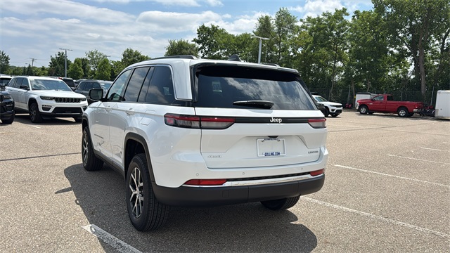 new 2025 Jeep Grand Cherokee car, priced at $44,494