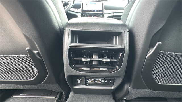 new 2025 Jeep Grand Cherokee car, priced at $44,494