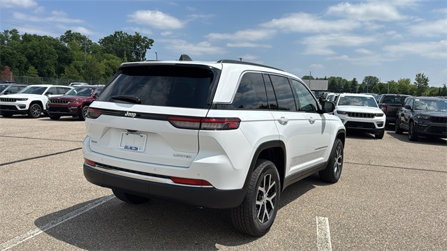 new 2025 Jeep Grand Cherokee car, priced at $44,494