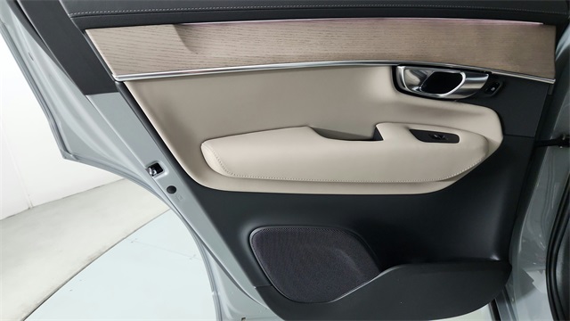 new 2026 Volvo XC90 Plug-In Hybrid car, priced at $81,875