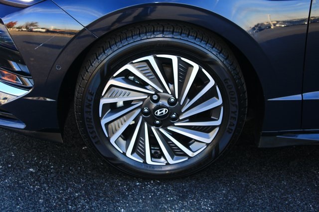 used 2024 Hyundai Sonata Hybrid car, priced at $28,756