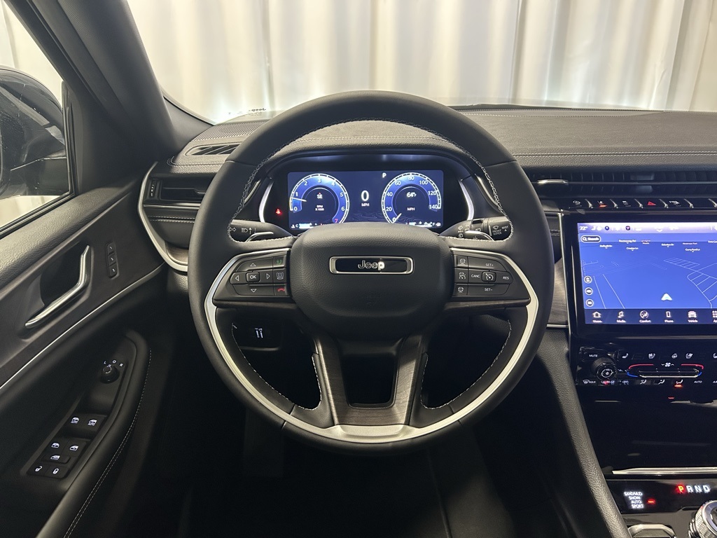 new 2025 Jeep Grand Cherokee car, priced at $51,680