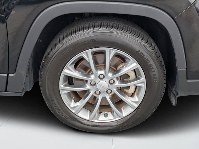 used 2021 Jeep Cherokee car, priced at $16,383