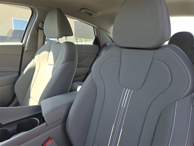new 2025 Hyundai Elantra Hybrid car, priced at $25,840