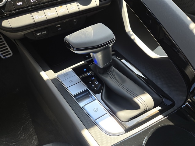 new 2025 Hyundai Elantra Hybrid car, priced at $25,840