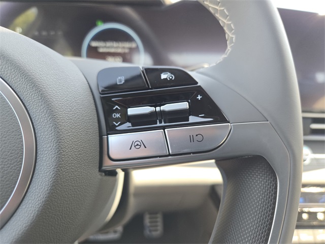 new 2025 Hyundai Elantra Hybrid car, priced at $25,840