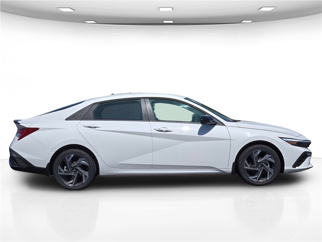 new 2025 Hyundai Elantra Hybrid car, priced at $25,840