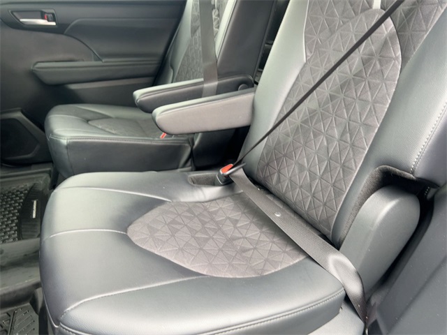 used 2024 Toyota Highlander Hybrid car, priced at $44,911