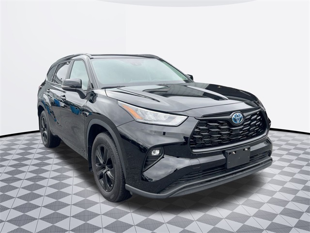 used 2024 Toyota Highlander Hybrid car, priced at $44,911