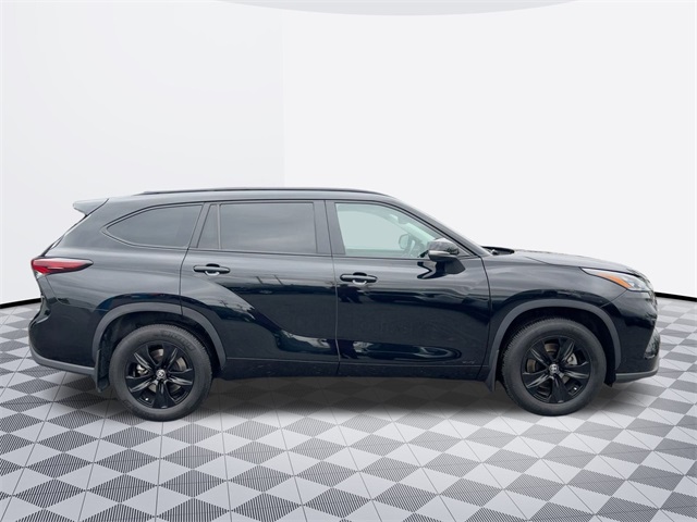 used 2024 Toyota Highlander Hybrid car, priced at $44,911