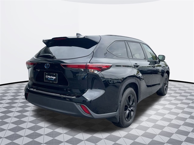 used 2024 Toyota Highlander Hybrid car, priced at $44,911