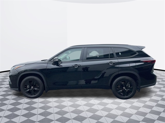 used 2024 Toyota Highlander Hybrid car, priced at $44,911