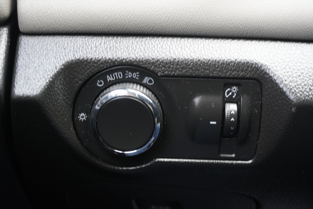 used 2015 Chevrolet Cruze car, priced at $9,500