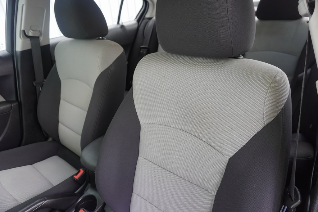 used 2015 Chevrolet Cruze car, priced at $9,500