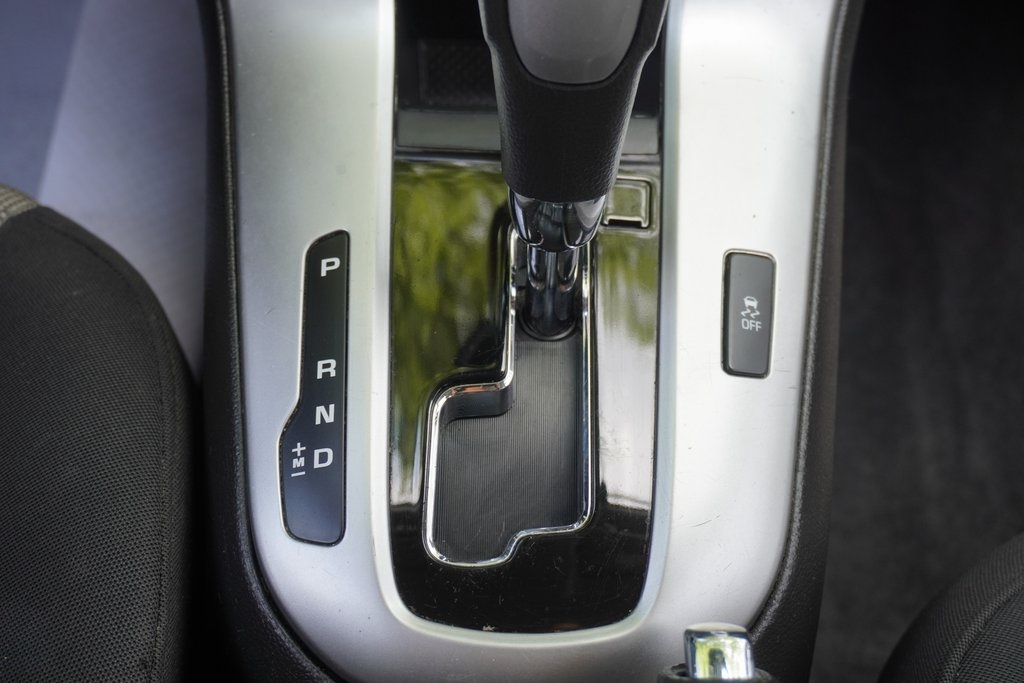 used 2015 Chevrolet Cruze car, priced at $9,500