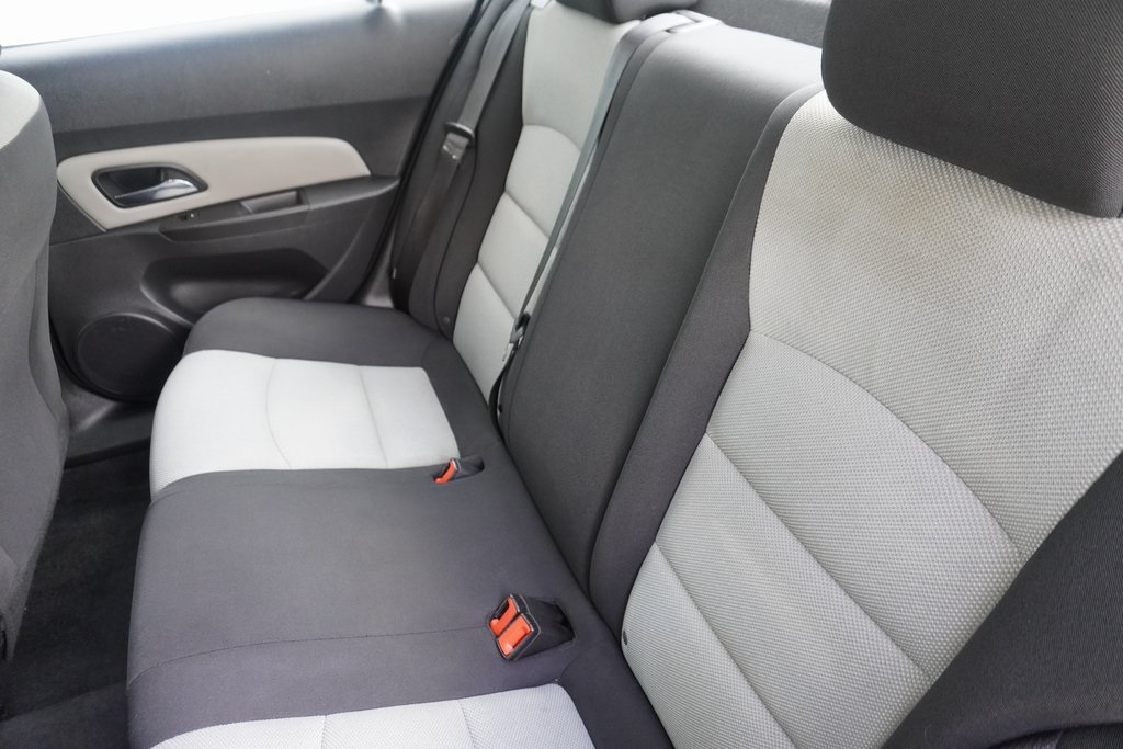 used 2015 Chevrolet Cruze car, priced at $9,500