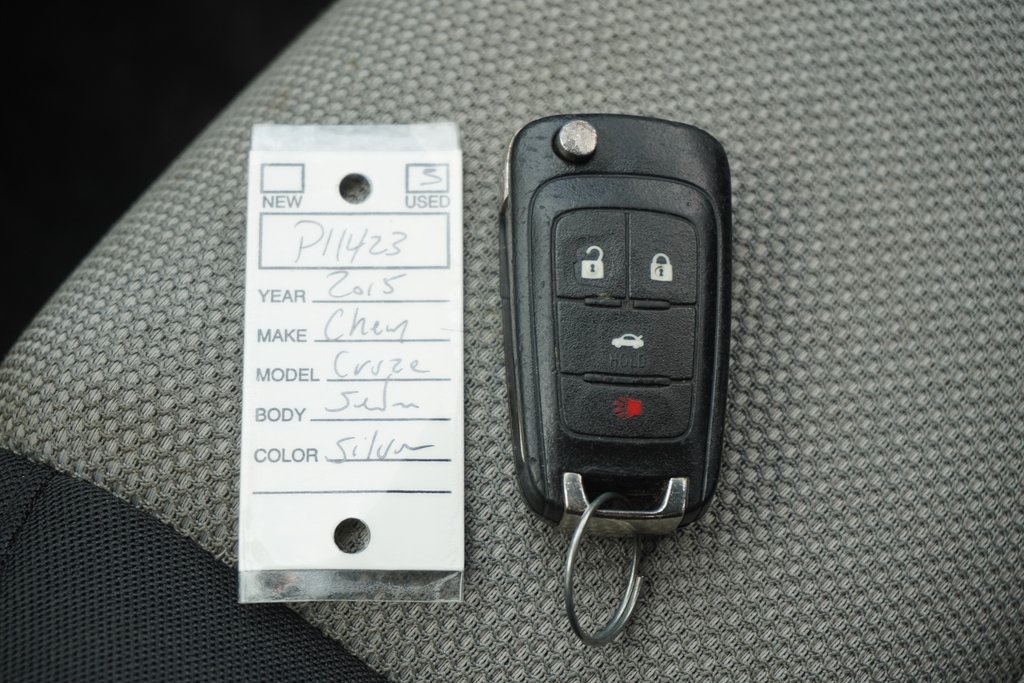 used 2015 Chevrolet Cruze car, priced at $9,500