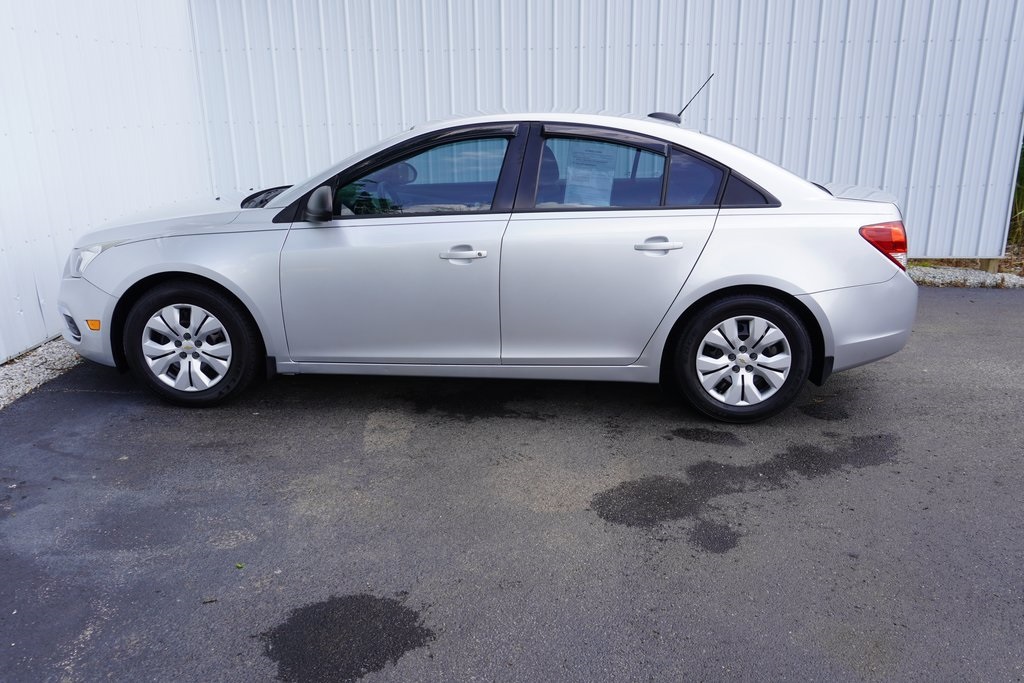 used 2015 Chevrolet Cruze car, priced at $9,500