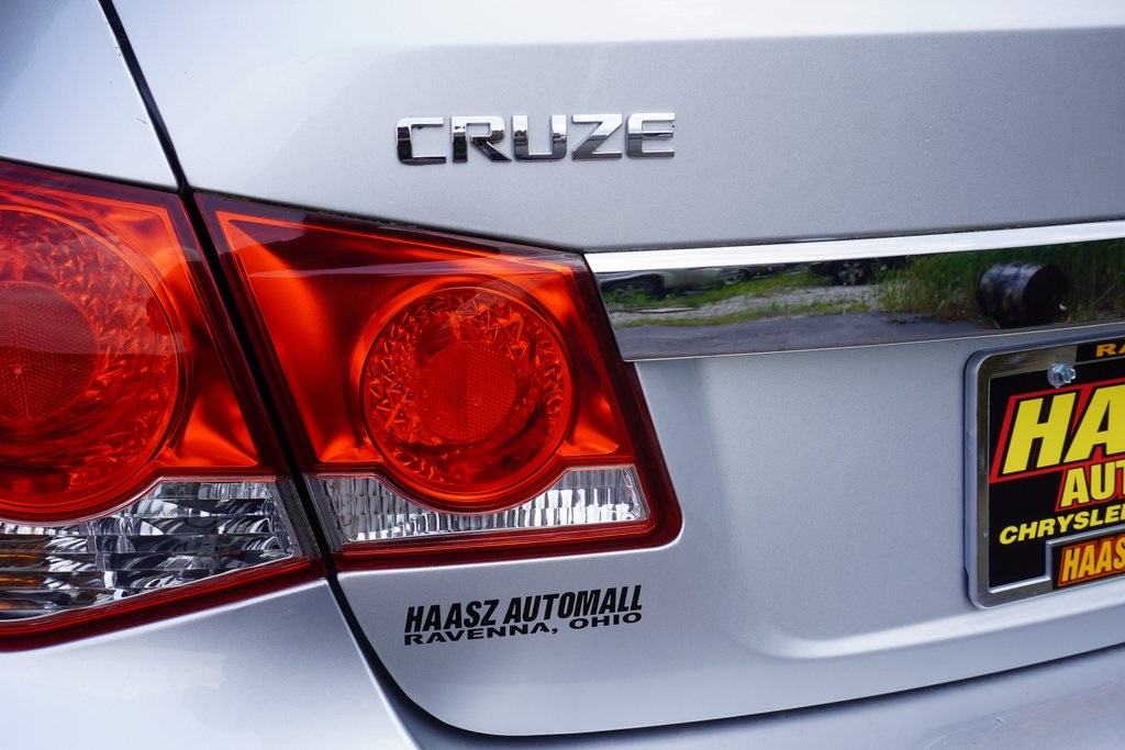 used 2015 Chevrolet Cruze car, priced at $9,500