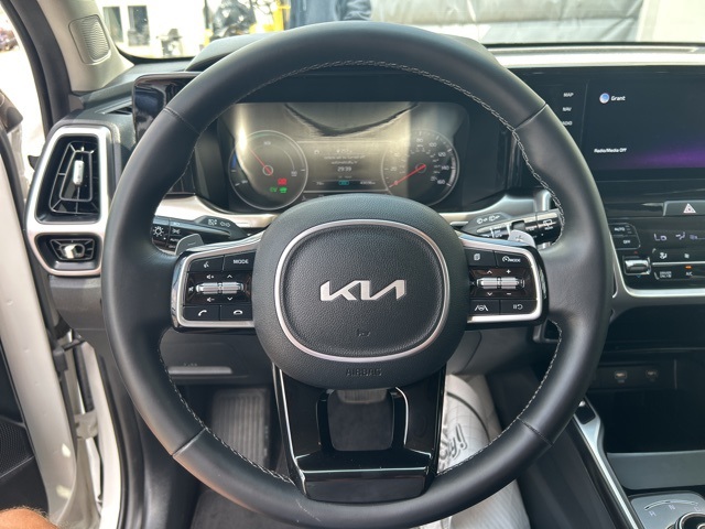 used 2022 Kia Sorento Hybrid car, priced at $26,490