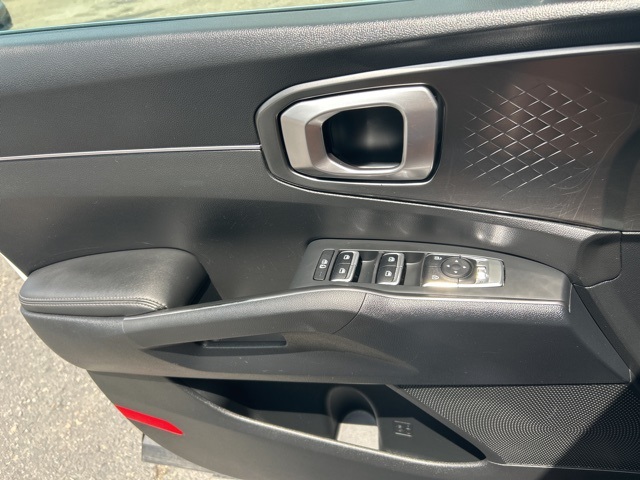 used 2022 Kia Sorento Hybrid car, priced at $26,490