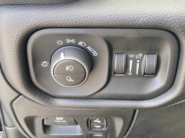 new 2025 Ram 1500 car, priced at $43,842